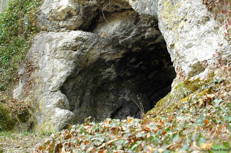 Les Grottes de la Pierre aux fées