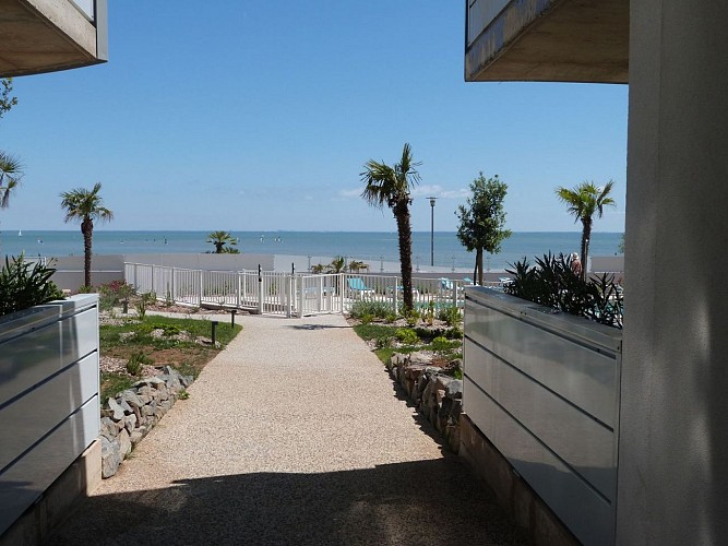 Appartement neuf en rez-de jardin, Vue Mer, dans résidence de standing à la Tranche-Sur-Mer, accès direct à la plage