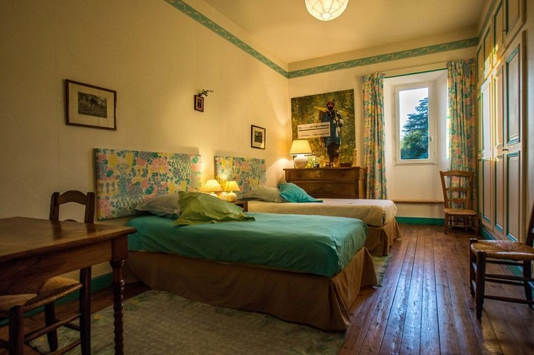 Logis-du-Chateau-de-Poudenas-16ch-Athenais