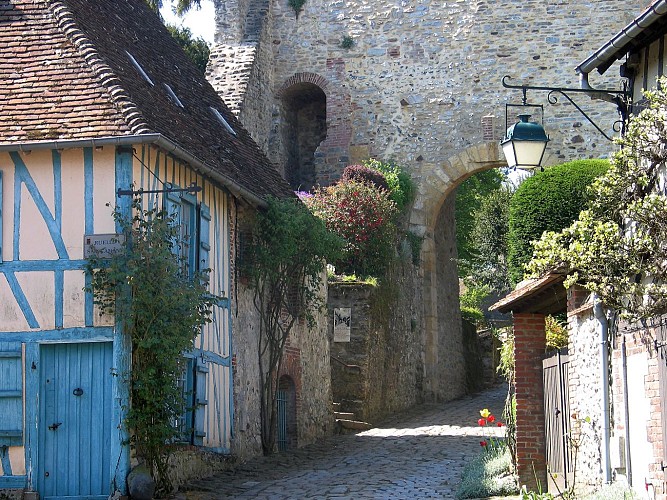 Etape 8 : Arrivée ! Gerberoy, Plus beau village de France!