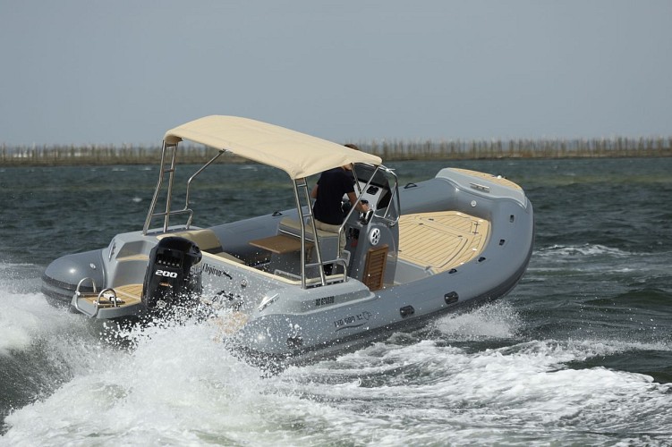 Semi rigide - Nautica LED 680XL - 200cv SUZUKI - Chipiron