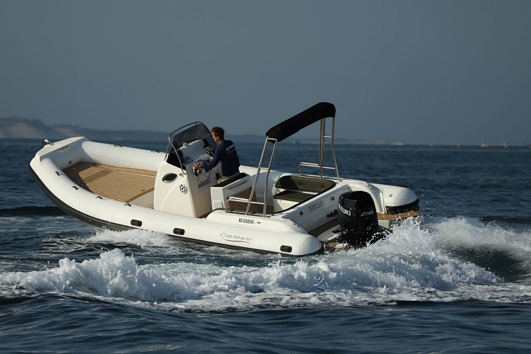 Semi rigide - Nautica LED 750XL T - 250cv SUZUKI - Wind sort