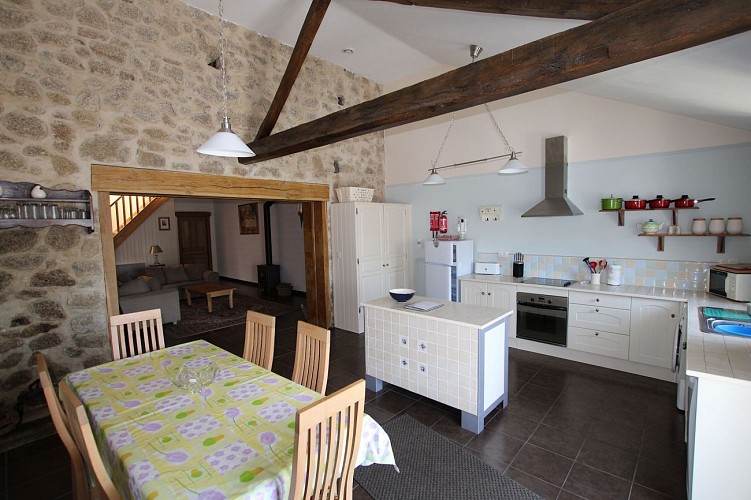 neuvy-bouin-gite-bonniniere-rose-cuisine