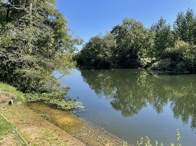 Aire pique nique St Front de Pradoux 4