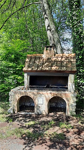 aire pique nique saint martin des combes barbecue tourisme vallee isle 2