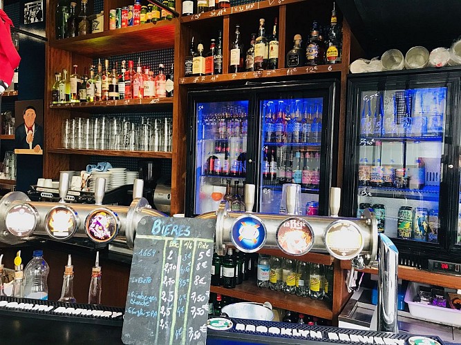 Le-Petit-Coin-Biarritz-bar2-2