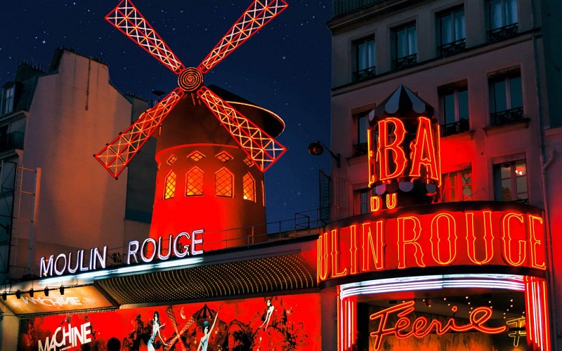Moulin Rouge Show with Champagne
