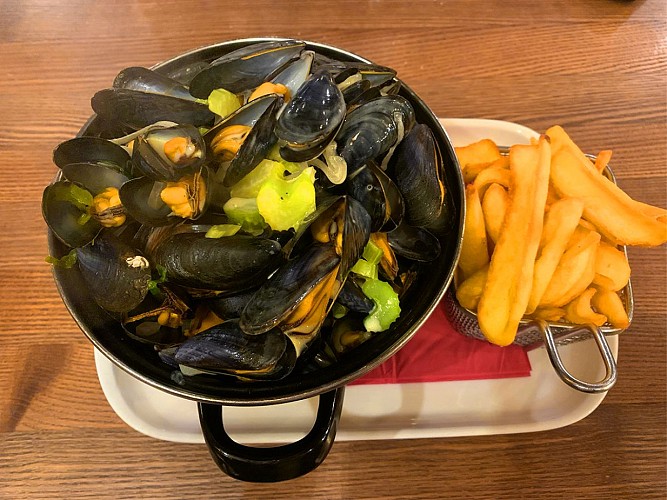 Moules frites de la brasserie l'Arbre à Pin