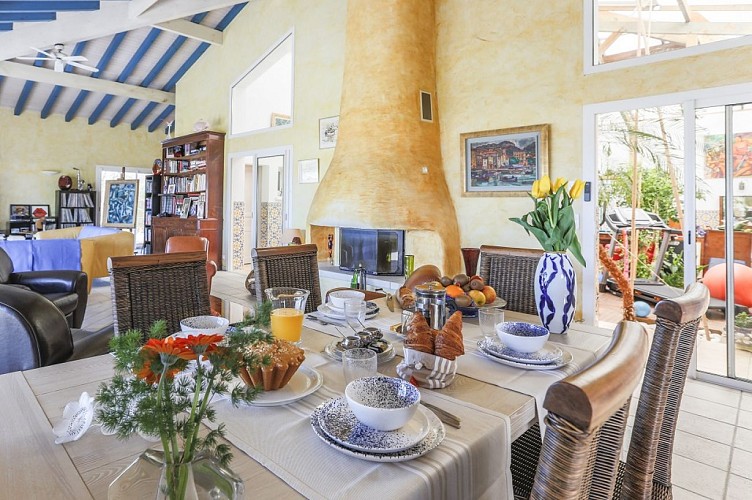 Salle-a-manger-Riad-Landais-Benesse-Maremne-Landes-Atlantique-Sud-2