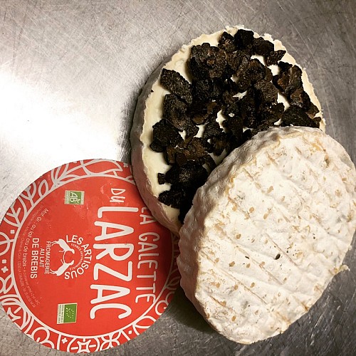 galette du larzac farcie aux truffes ( francaises )