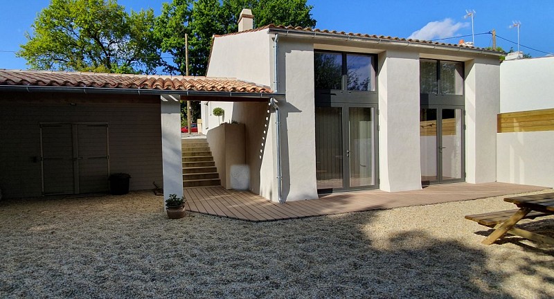 UNE BELLE MAISON ENTRE TRADITION ET MODERNITÉ, MER ET BOCAGE