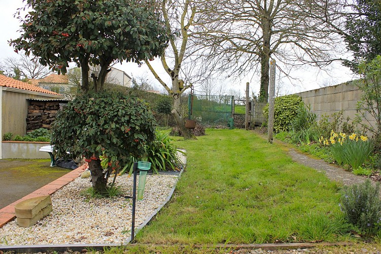 UN PETIT COIN DE CAMPAGNE, DANS LE PAYS DE SAINT-GILLES