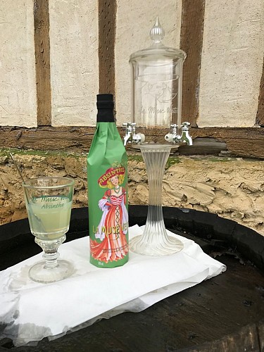 2023 - ARTH - Domaine d'Artez - Verre et fontaine d'Absinthe - ©JP Brunello