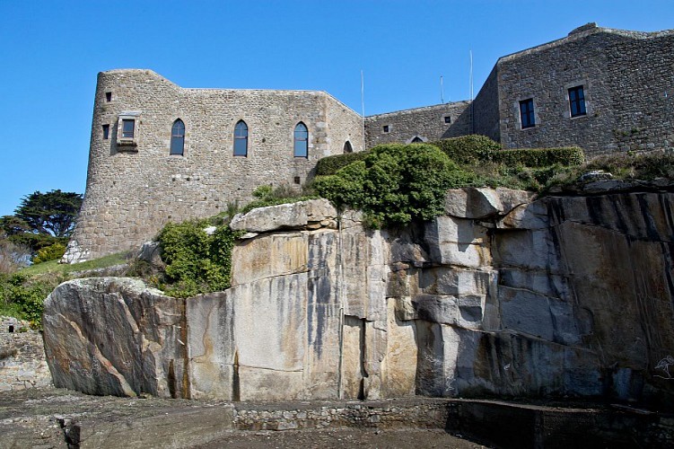 Le vieux fort – Château Renault