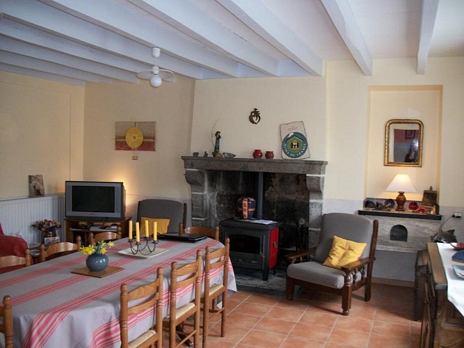 la-foret-sur-sevre-chambres-dhotes-le-jardin-de-prunelle-salle-a-manger