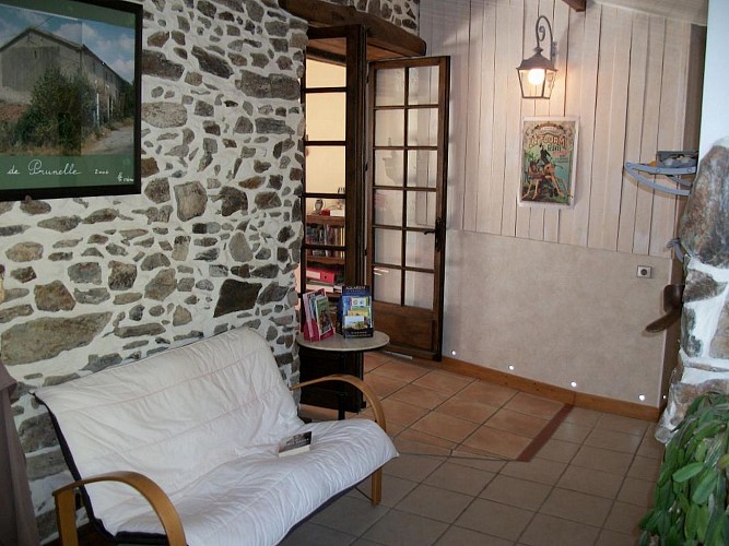 la-foret-sur-sevre-chambres-dhotes-le-jardin-de-prunelle-entree