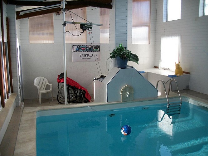 la-foret-sur-sevre-chambres-dhotes-le-jardin-de-prunelle-piscine3