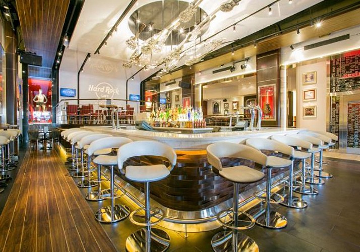 Hard Rock Cafe Barcelona: Priority Access + 3-Course Meal