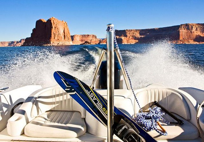 Location de bateau à moteur au Lake Powell à la journée - Page