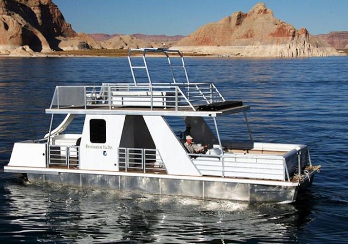 Location de bateau à moteur au Lake Powell à la journée - Page
