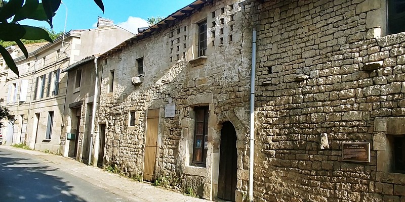 Aumônerie Saint-Jacques de la Villedieu du Pont de Vau