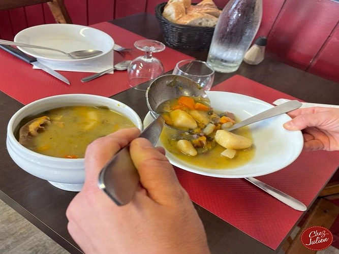 Thèze Chez Julien garbure crédit Chez Julien 1440x1080