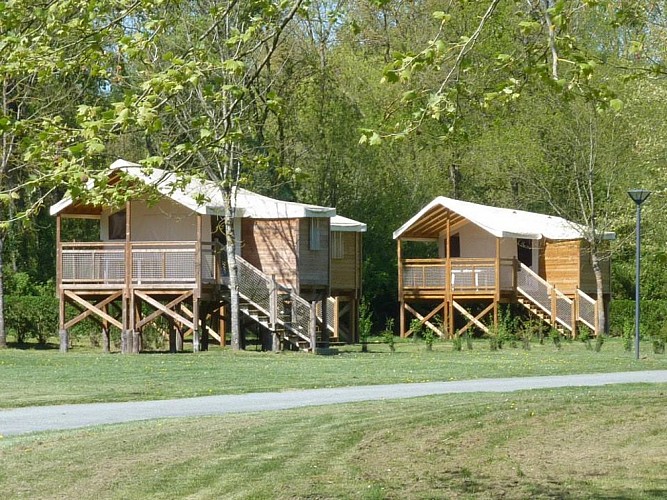 Bivouac sur pilotis du camping Les Plages de la Loire