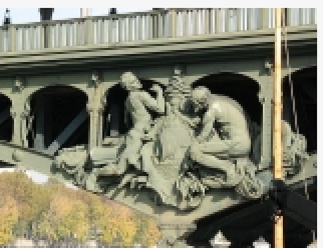 Statue of the bridge of Bir-Hakeim