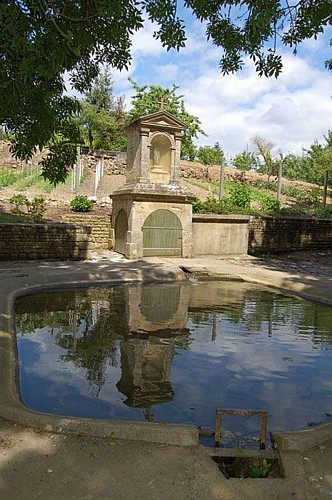 AIRE DE PIQUE-NIQUE - DE LA FONTAINE DE CHARZAIS