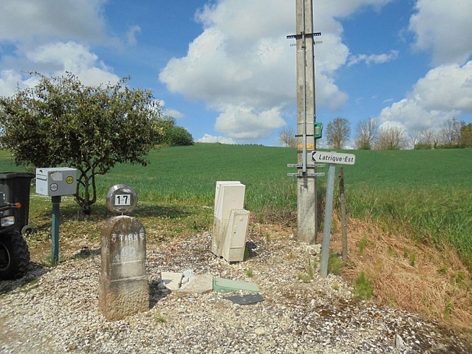 lauzun-aire-acc-entree-allee