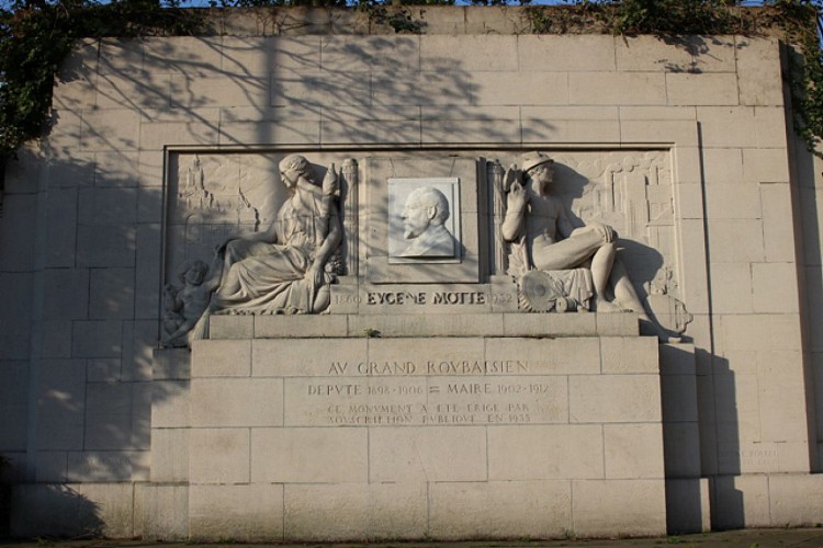Monument hommage à Eugène Motte