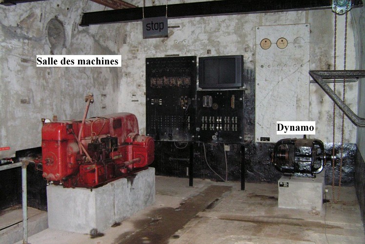 Visite fort Lantin Salle machines circuit audio guidage 02 © Les amis du fort de Lantin asbl