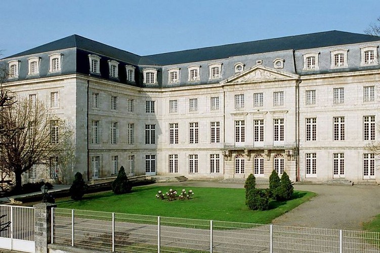 Château Aiguillon.jpg