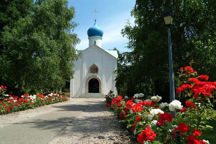 Cimetière et Eglise orthodoxe russe Notre-Dame de l'Assomption