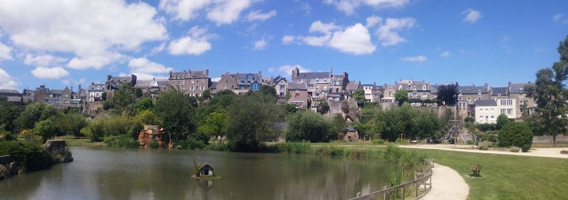 The Pré Rolland Park and the view on the old walls