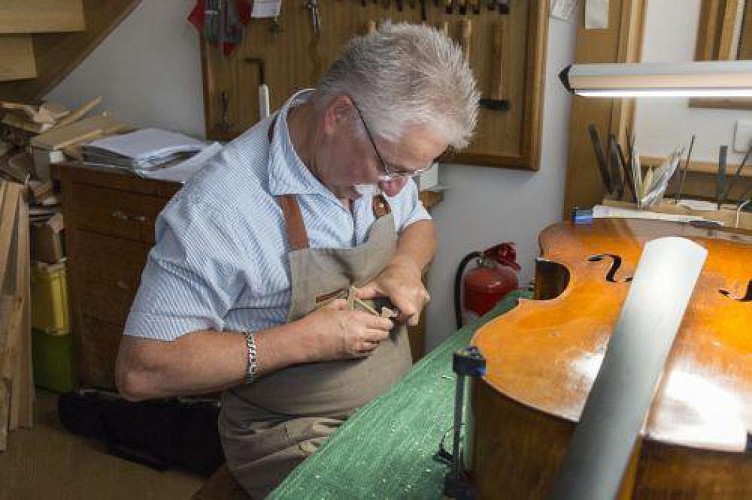 Luthier Jean-Pierre Voinson