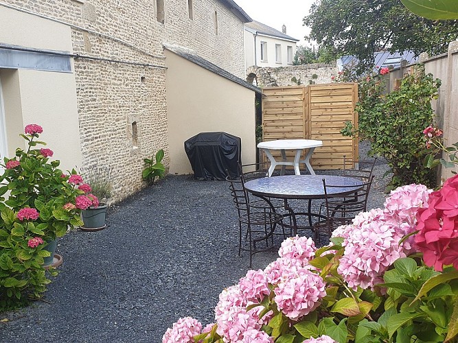 les oblates cour privée