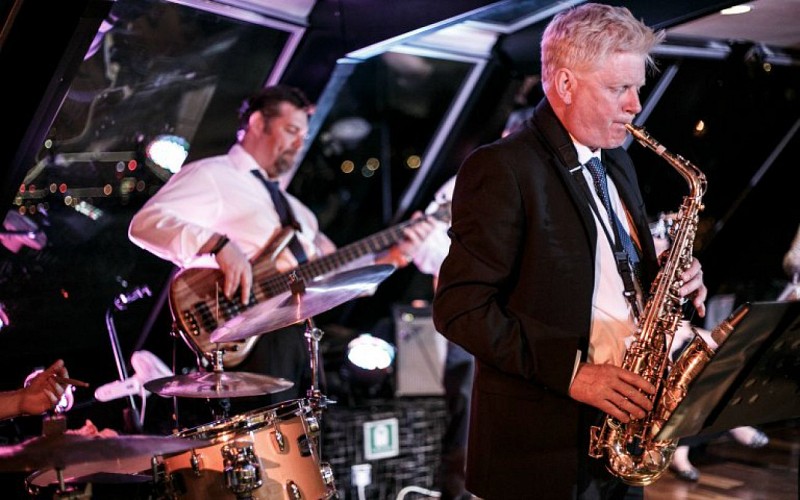 Friday Night Jazz Cruise on Thames River with 3 Course Meal & Wine