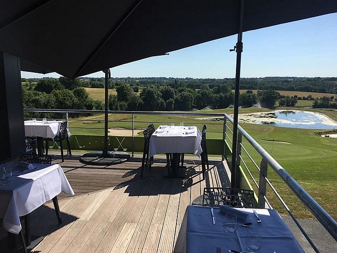 bressuire-restaurant-le-cygne-terrasse2