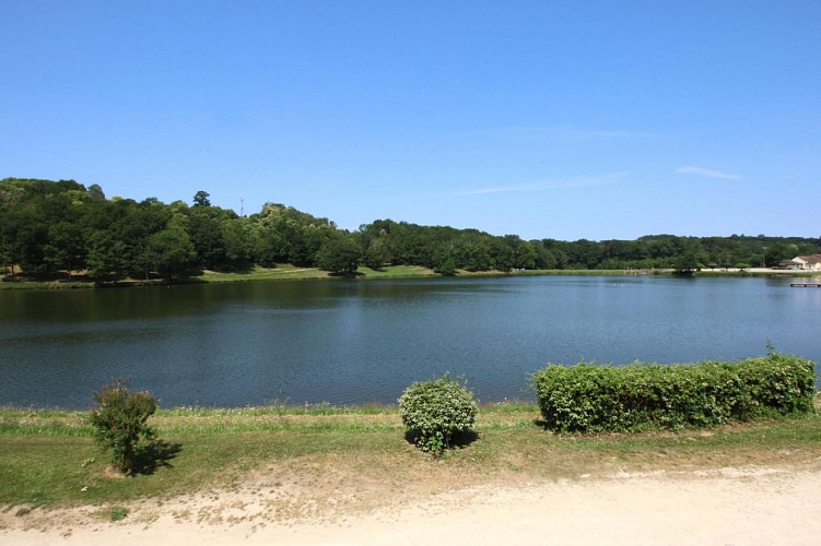 Gite "Le Lac" à Châteauneuf La Forêt en Haute-Vienne (Limousin en Nouvelle Aquitaine)_3