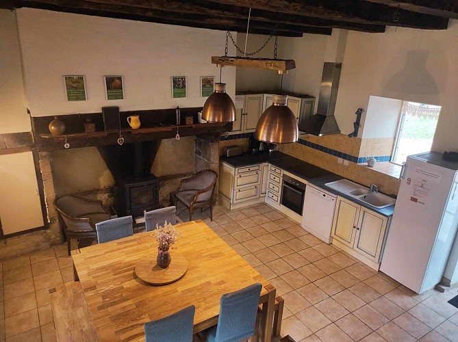 404327486_1059782531954239_2087260949262068518_n