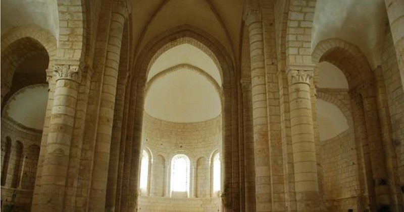 Abbaye de Villesalem - Prieuré Roman de Villesalem_2