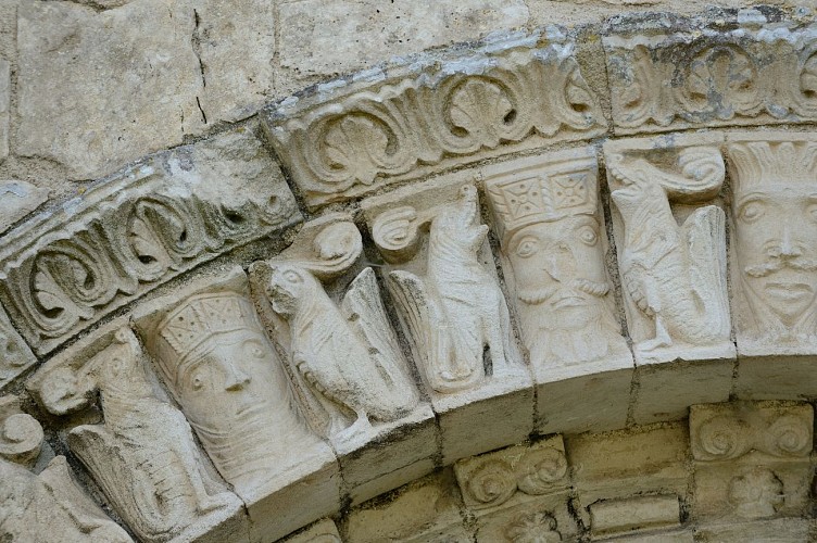 Abbaye de Villesalem - Prieuré Roman de Villesalem