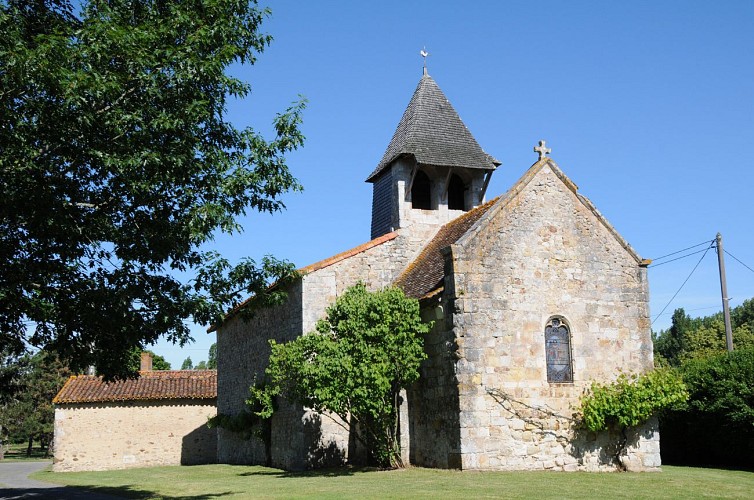 Église Saint-Martin et croix hosannière à Moussac sur Gartempe