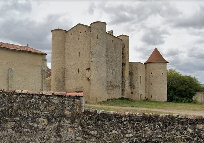 chateau-de-cherves-86_bcd