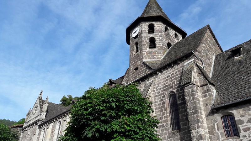 Enigme : Eglise Saint Pierre de Vic sur Cère
