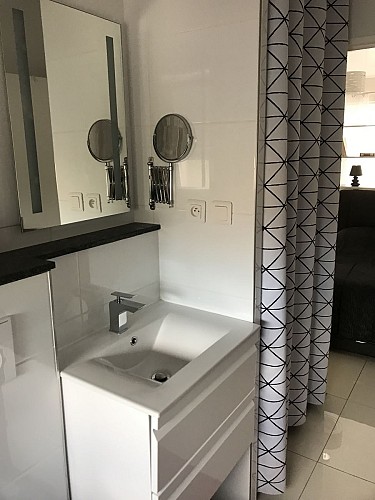 Möbliert Paul Albert