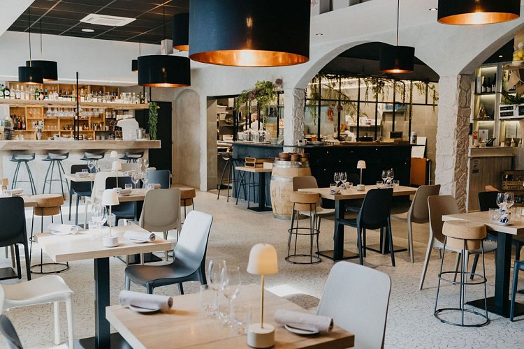 Salle de restaurant - AVEC AMOUR