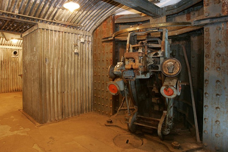 Fort Eben Emael Artillerybunker_75mm gun © Fort Eben-Emael Jacque Letihon