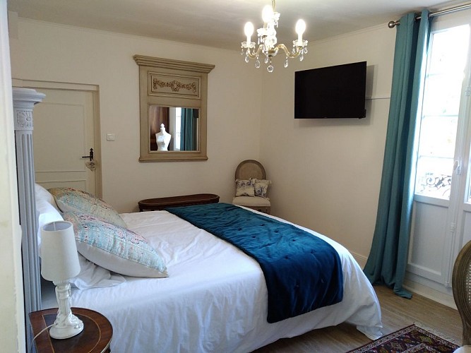 ch-d'hotes-au-coeur-de-ménestérol-montpon-ch-bleue